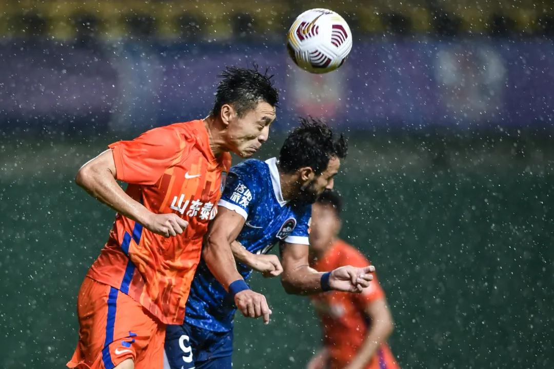 هدافي الدوريات الخمس الكبرى اليوممن يتصدر السباق الذهبي؟