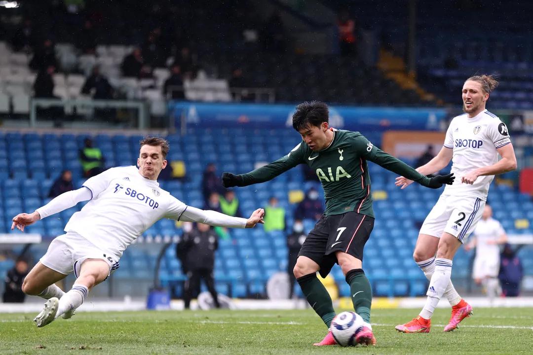 نيوكاسل ونوتنجهام فورستتاريخ من المنافسة والإثارة في الدوري الإنجليزي