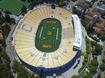 نوتينغهام فورست ضد توتنهاممواجهة مثيرة في الدوري الإنجليزي